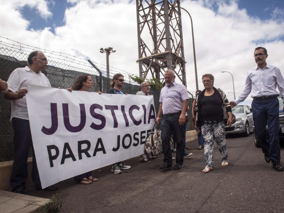 Josefa en su ingreso a prisión.
