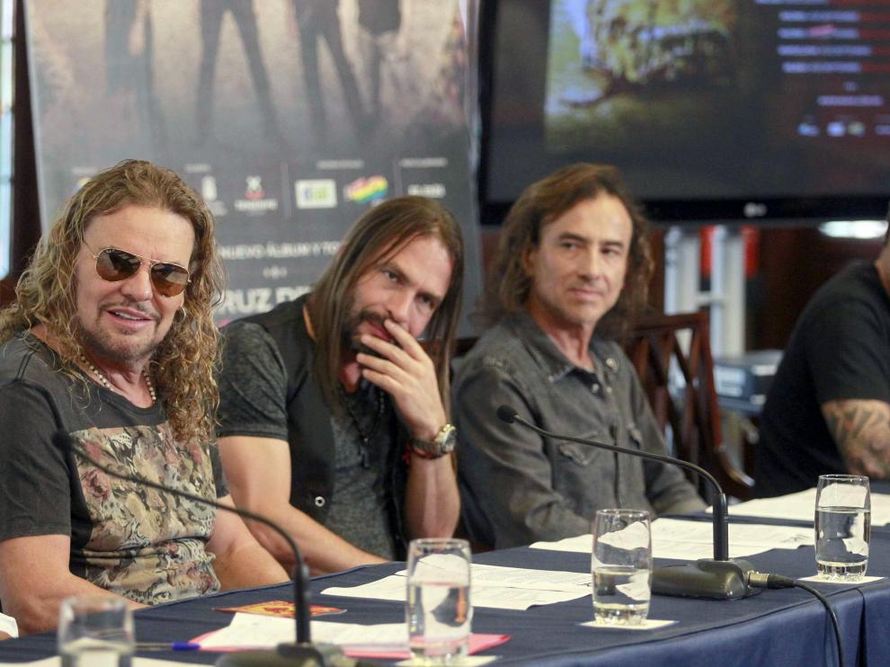 El grupo ha empezado su gira de presentación de su último disco, 'Cama incendiada', por Tenerife.