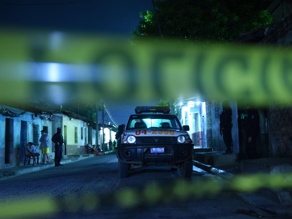 Una calle acordonada en Quezaltepeque, El Salvador.