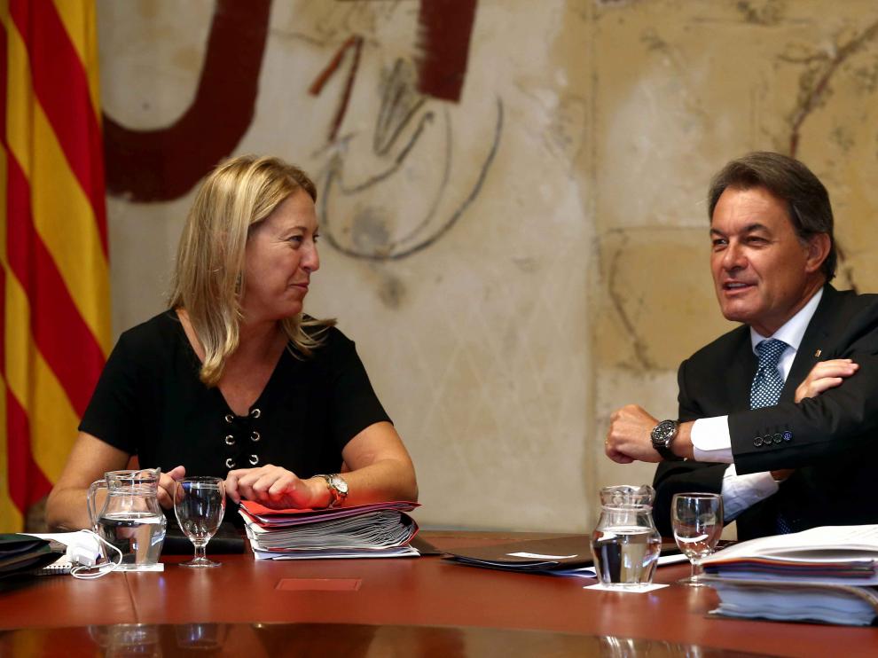 El presidente de la Generalitat, Artur Mas, conversa con la vicepresidenta, Neus Munté.