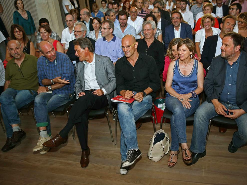 Primer acto público que reúne a los miembros de la candidatura unitaria independentista.
