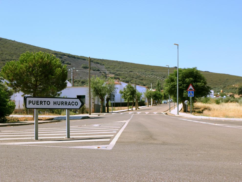 Entrada del pequeño pueblo extremeño de Puerto Hurraco