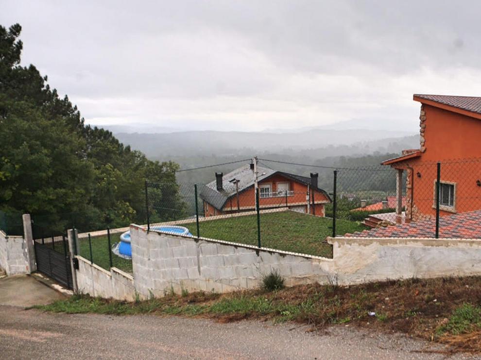 La Guardia Civil ha abierto una información reservada sobre el agente que ayer disparó en Ponteareas (Pontevedra) contra el batería del grupo de rock Los Piratas