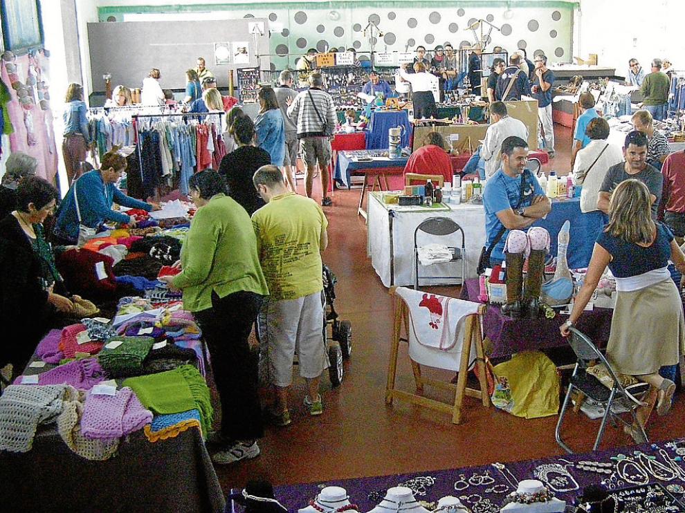Los puestos de moda y complementos fueron de los que más visitas recibieron.