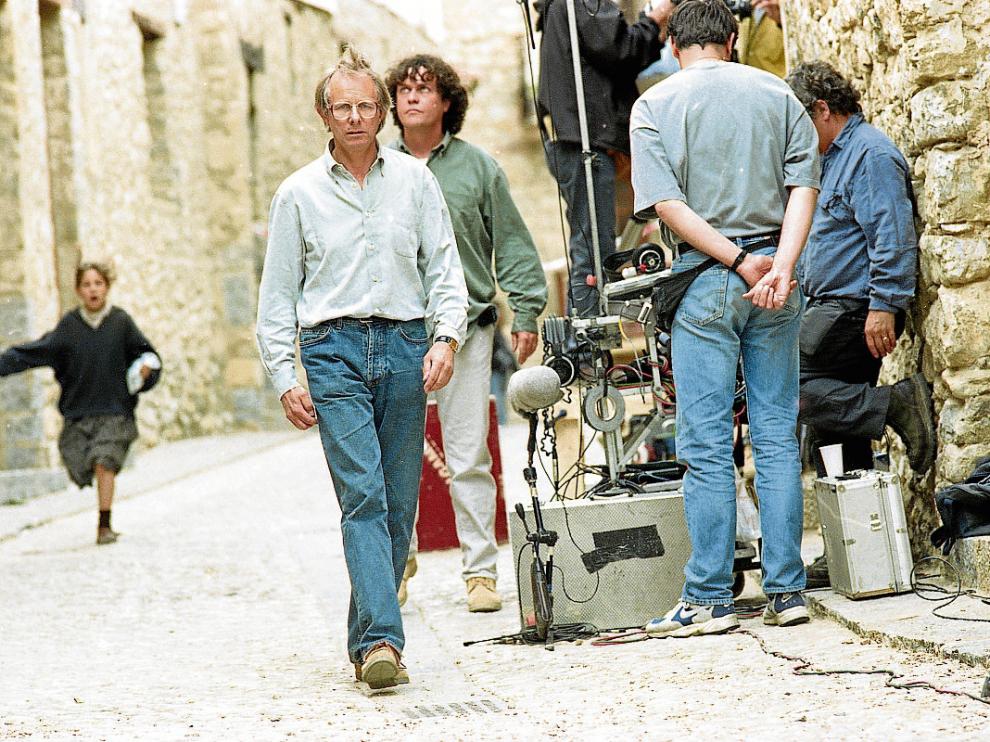 El director de la película, Ken Loach, durante la grabación del filme en las calles de Mirambel.