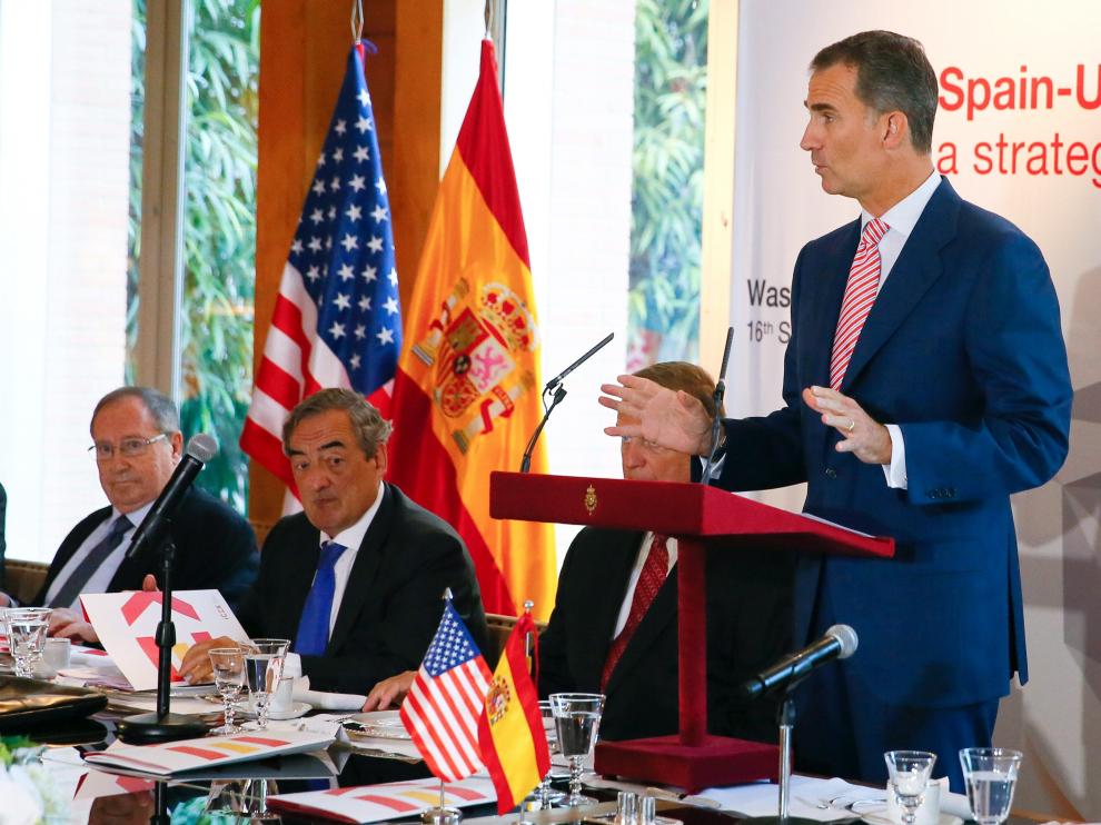 Don Felipe desayunó con un grupo de empresarios durante su segundo día de visita en Estados Unidos.