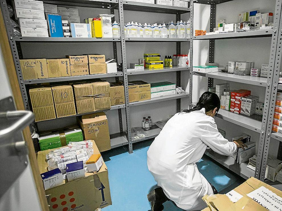 Aspecto de uno de los almacenes de material de un centro de salud de Zaragoza.