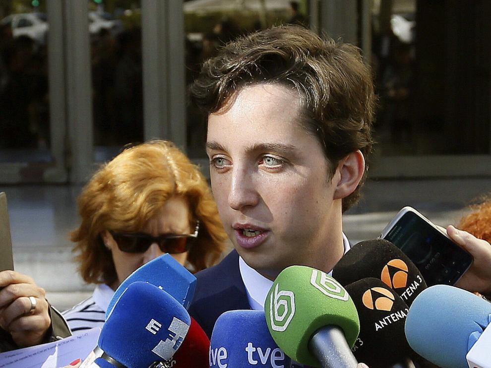 El pequeño Nicolás a la salida de los juzgados.