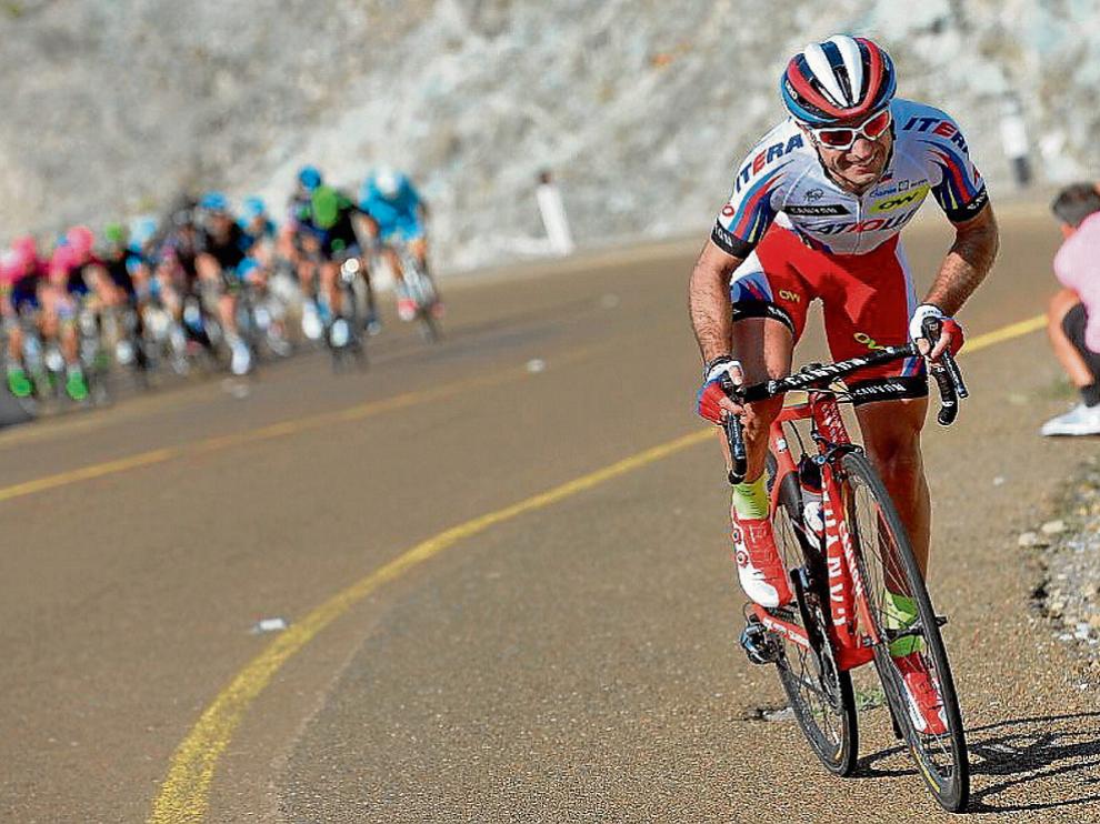 El ciclista aragonés Ángel Vicioso durante una prueba de esta temporada katusha