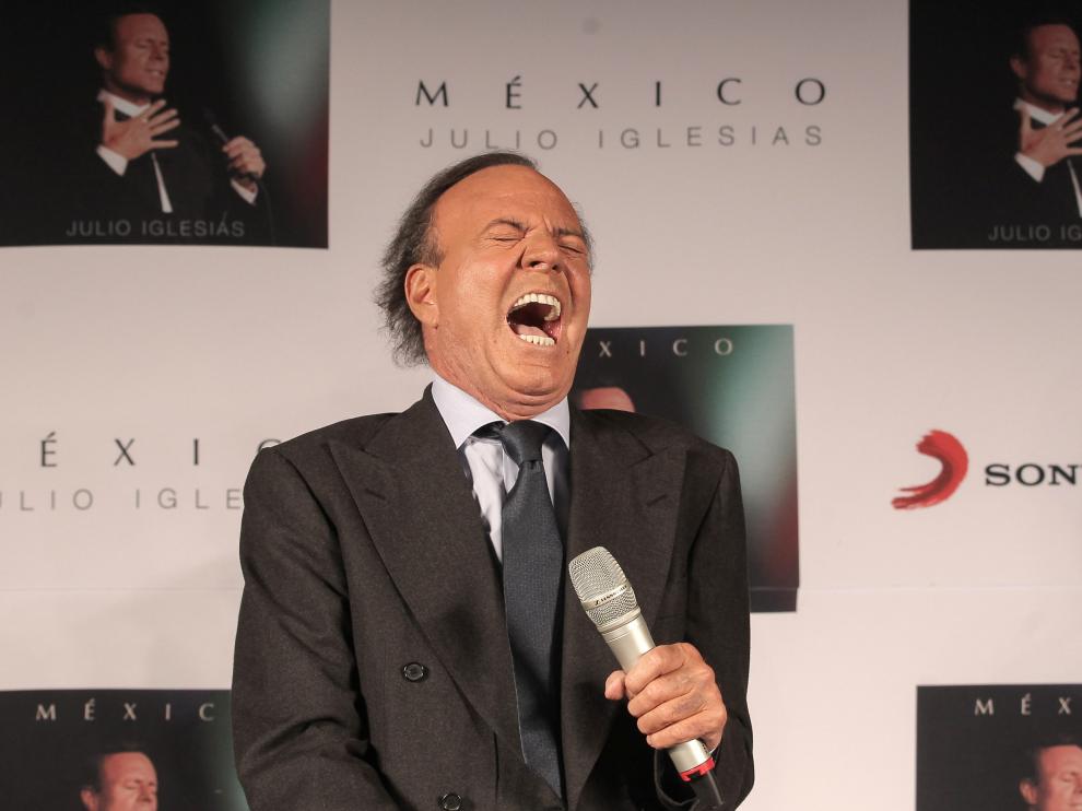 ?Julio Iglesias, en México presentando su primer disco grabado en español en 12 años.
