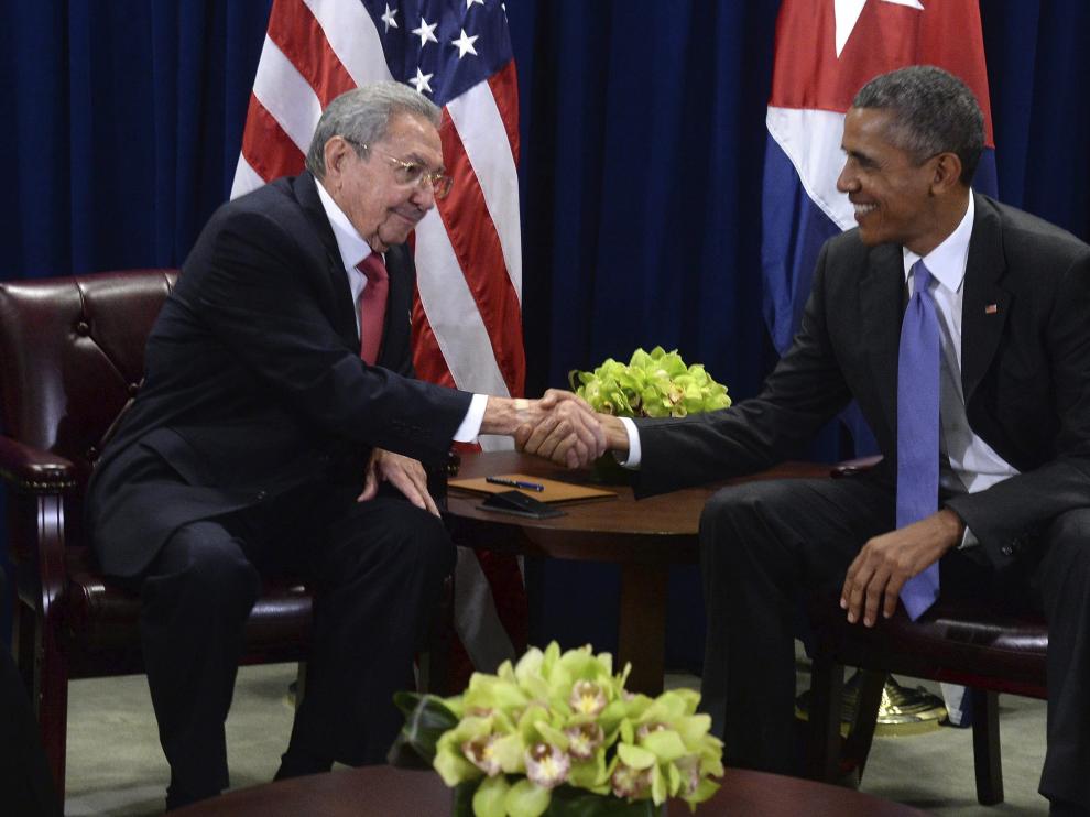 El presidente de Estados Unidos, Barack Obama, reunido con su homólogo cubano, Raúl Castro.