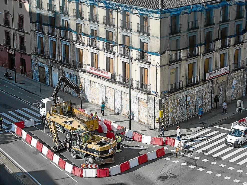 La cata comenzó ayer en el cruce entre el paseo de María Agustín y la avenida de Madrid.