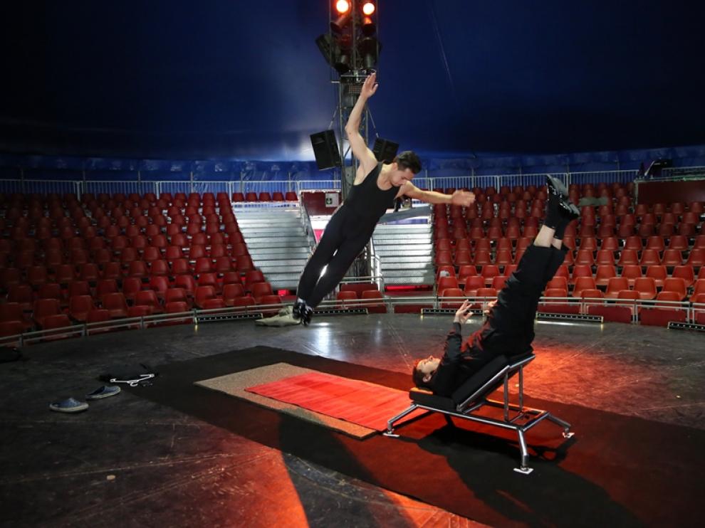 Acróbatas del Circo Italiano