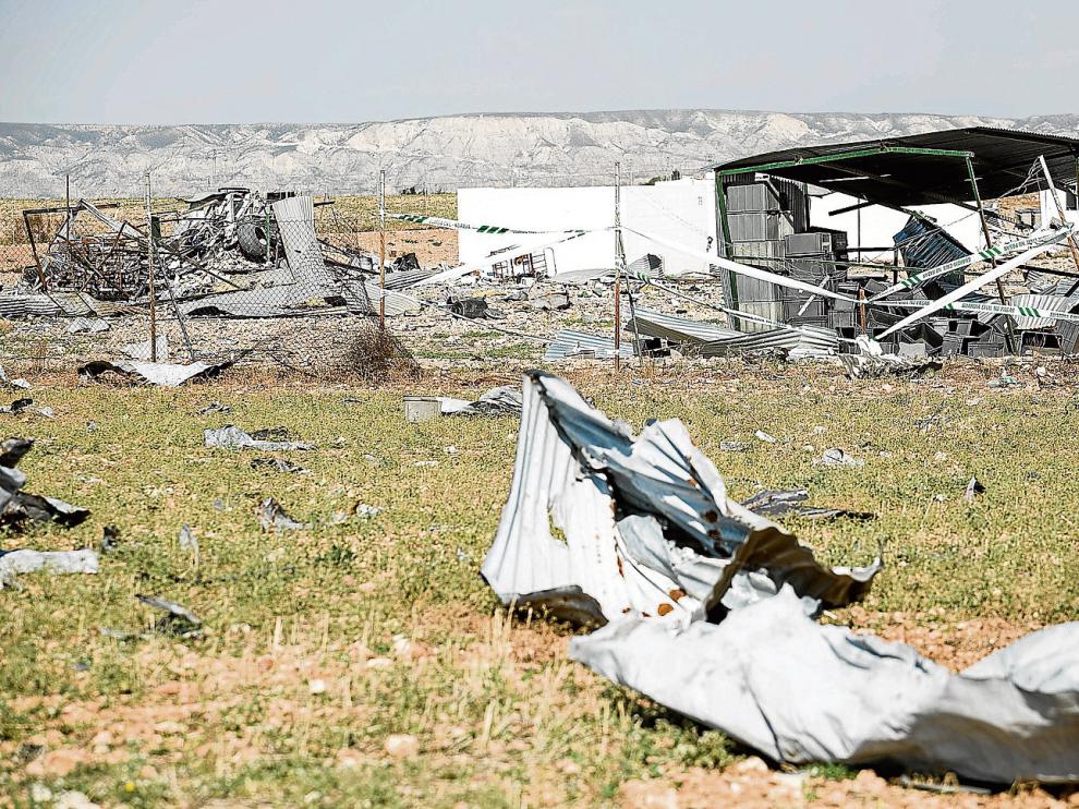Aspecto que ofrecían ayer las casetas siniestradas, once días después del fatal accidente de Garrapinillos.