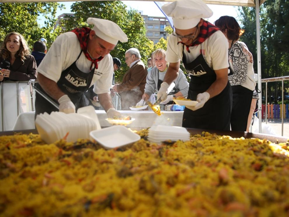Paella para todos en Delicias