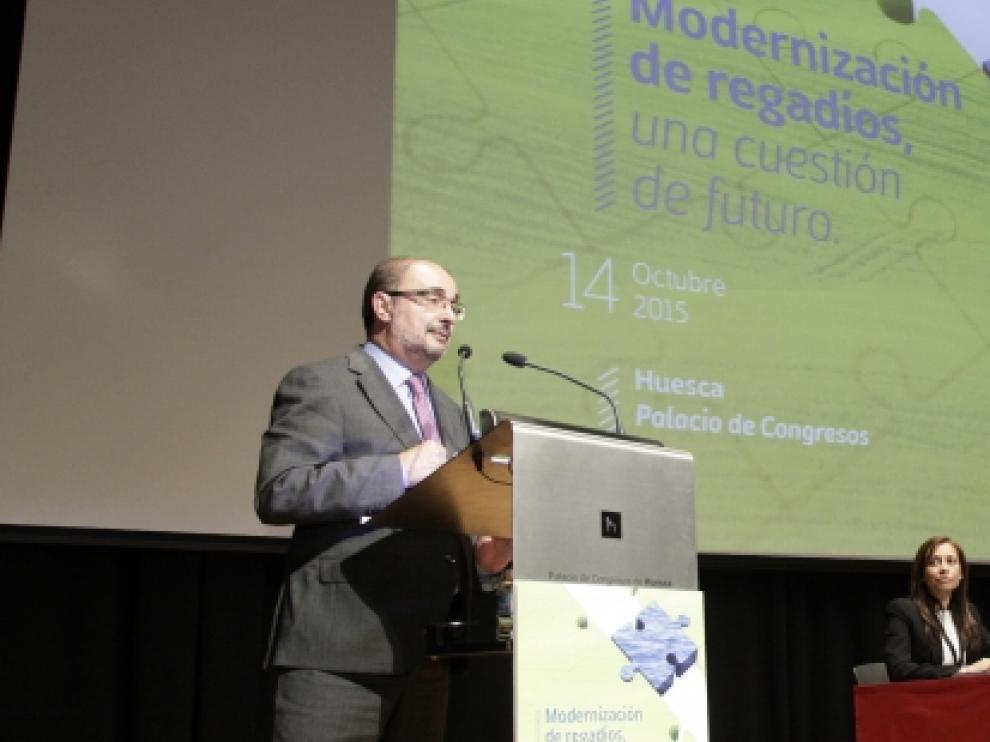 Javier Lambán en la clausura de la Jornada informativa 'Modernización de los regadíos, una cuestión de futuro', organizada por Riegos del Altoaragón.