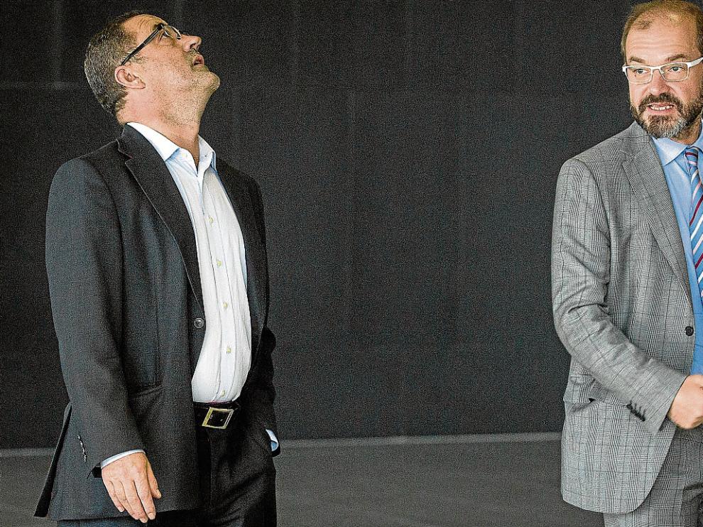 Agapito Iglesias, junto a su abogado, en una de sus últimas visitas a la Ciudad de la Justicia.