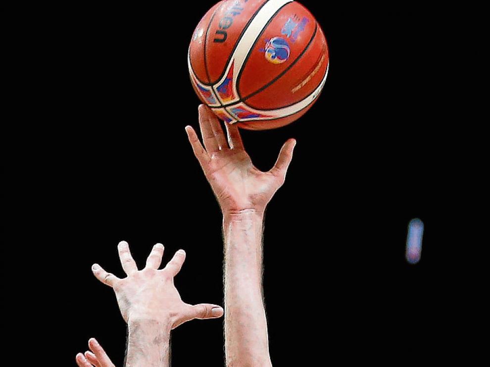 Teodosic intenta taponar a Seibutis.