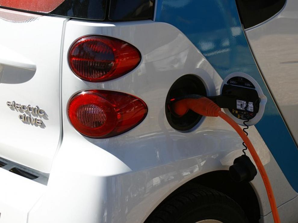 Los consumidores apuestan cada vez más por el coche eléctrico.