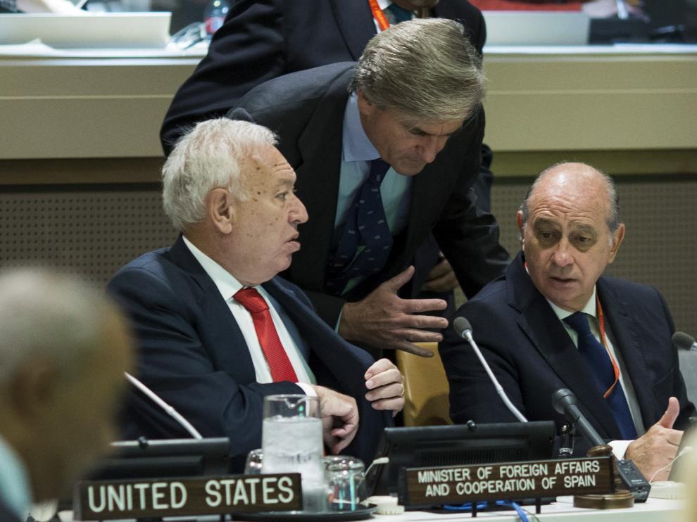 José Manuel García-Margallo conversa con el jefe de la misión de España ante la ONU, Román Oyarzun y el ministro del Interior de España, Jorge Fernández Díaz , antes de la sesión del Consejo de Seguridad.