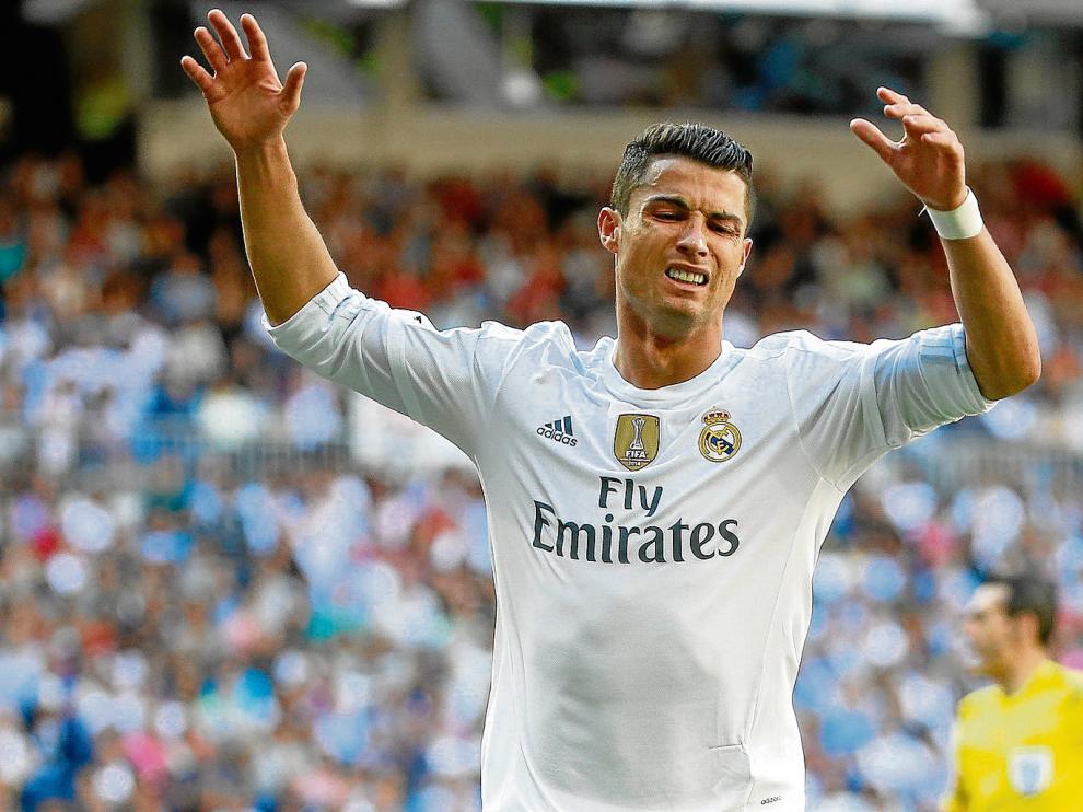 Cristiano Ronaldo muestra un gesto de contrariedad.