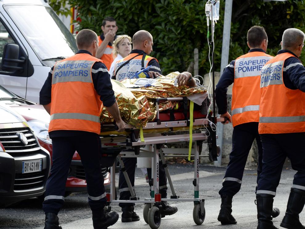 Más De 40 Muertos En Un Choque Entre Un Autobús Y Un Camión En Francia ...