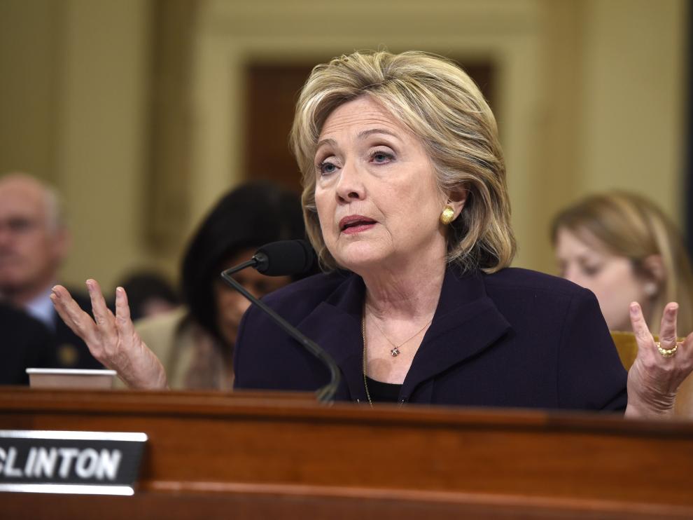 Clinton durante una sesión ante el comité de la Cámara de Representantes.