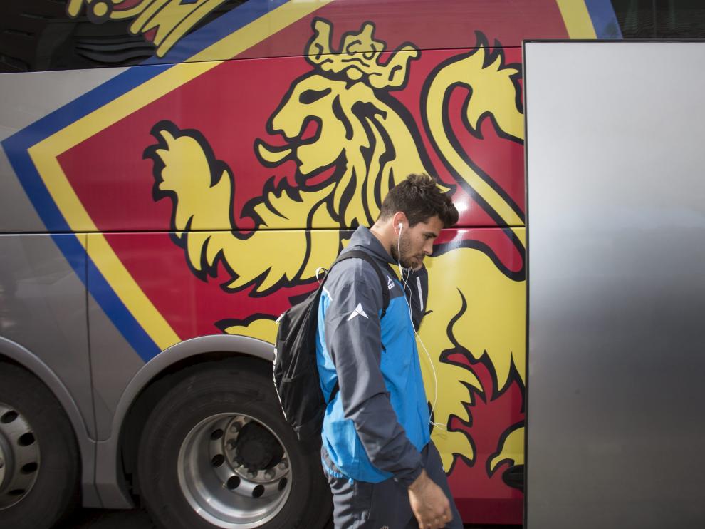Cabrera, justo antes de subir al autobús para viajar a Gerona