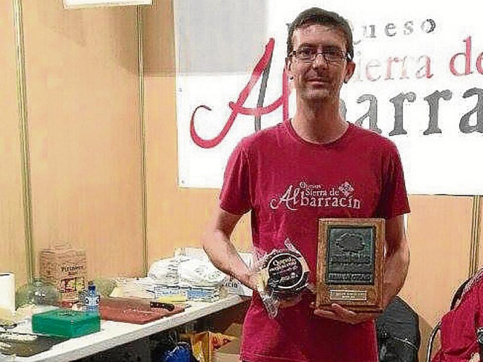 Raúl Marco, de Quesos de Albarracín, tras recibir el premio.