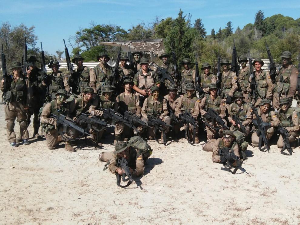 Algunos de los cadetes y damas que jurarán bandera este sábado en la Academia General Militar.