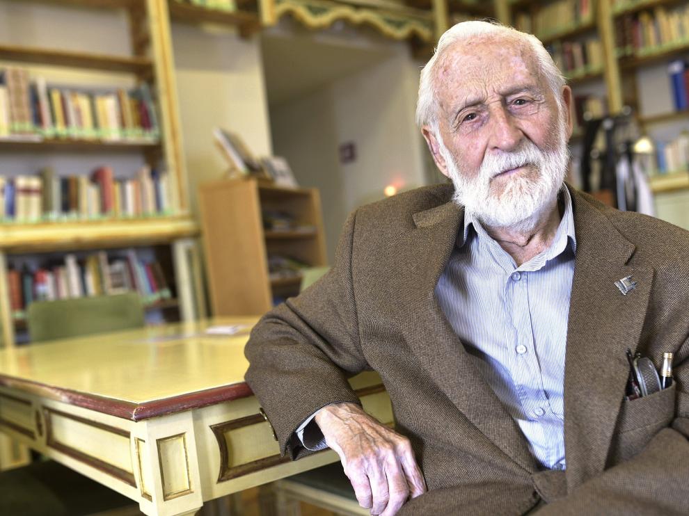 El toledano Paco Sanz de Castro tiene 94 años y es un lector empedernido.
