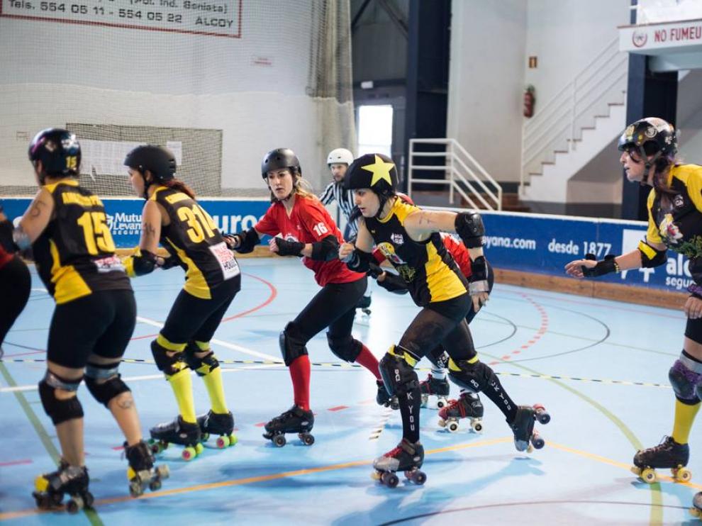 Una imagen de un partido de roller derby