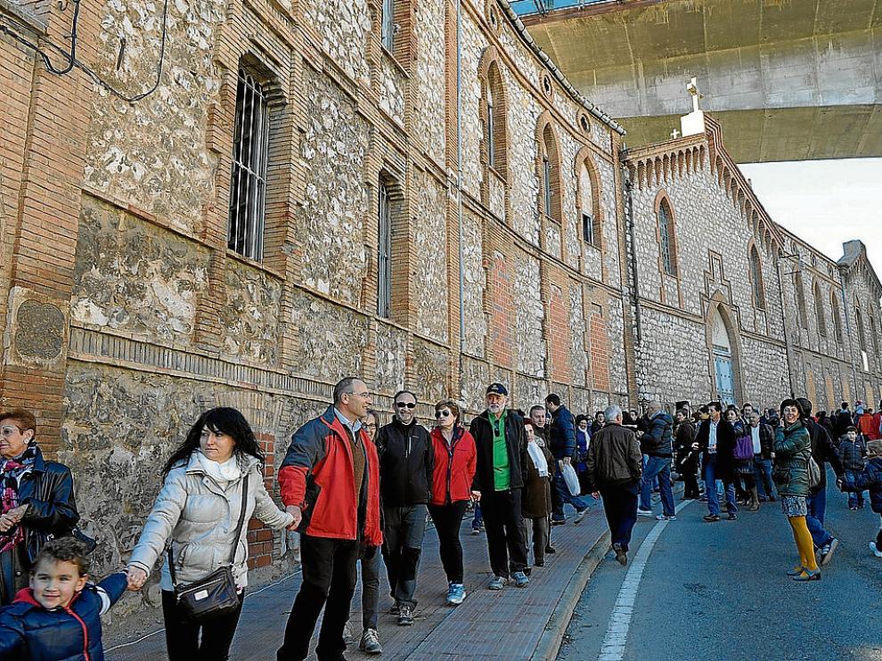Movilización vecinal para reivindicar la rehabilitación del Asilo de San Julián en 2013.