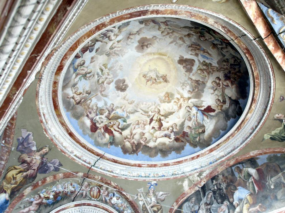 Fotografía de archivo de las pinturas murales del Camarín de la Virgen en el Aula Magna Tirso de Molina.