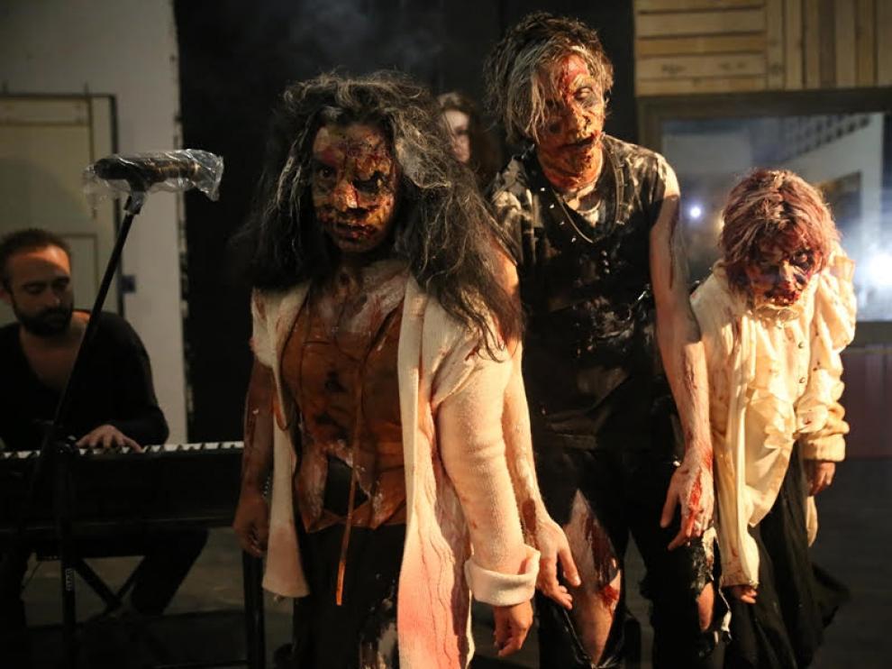 Bautizada con el nombre de '?Zaragoza Zombie Walk', la iniciativa surge por "mimetismo" con la celebración del Festival de Cine de Sitges