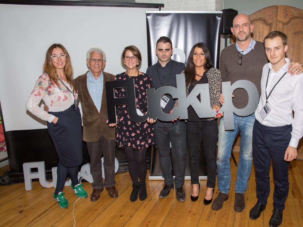 Organizadores y ponenetes de la primera FuckUp Night en Zaragoza