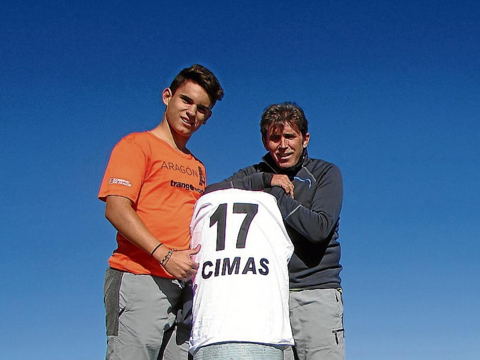 Carlos Sanz y su hijo Samuel, el pasado sábado en Peñalara.
