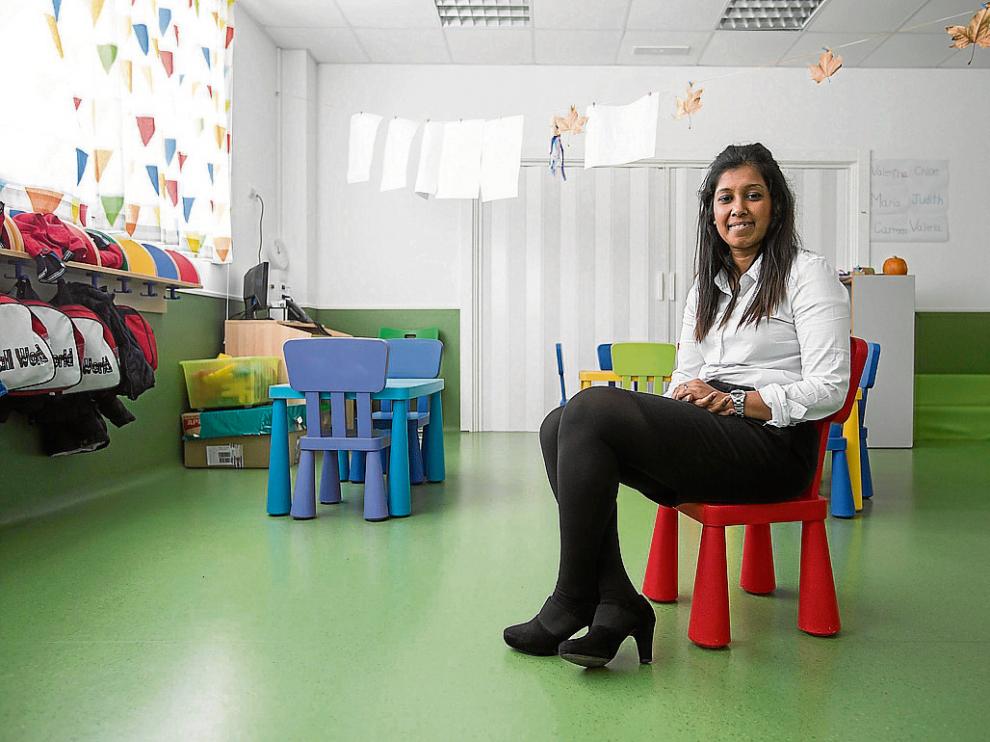 Rahim, ayer, en una de las nuevas aulas de Infantil del Liceo Europa de Zaragoza.