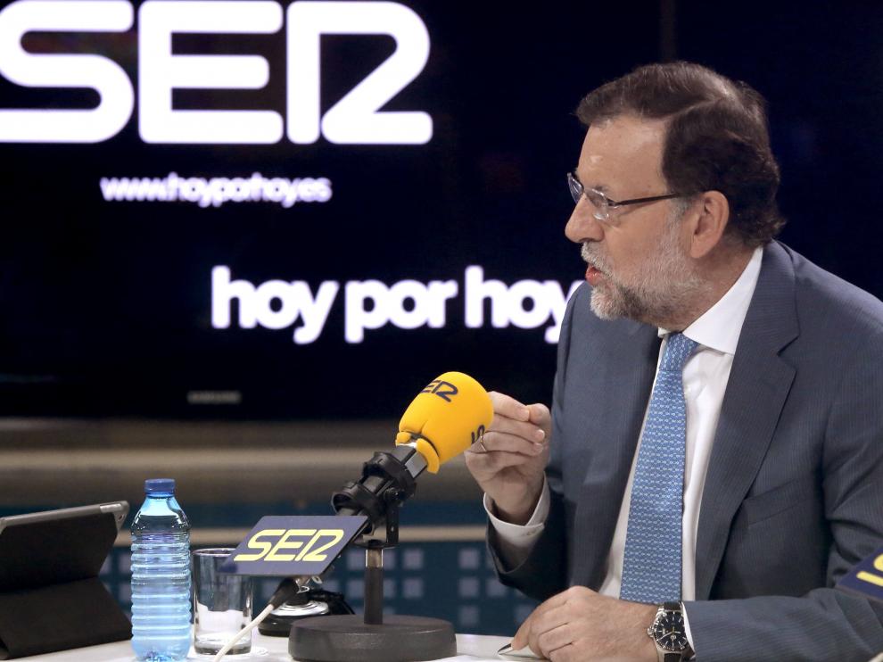Rajoy durante la entrevista en la SER con 'Hoy por hoy'.