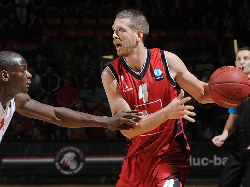 Linhart, durante el partido del CAI en Francia