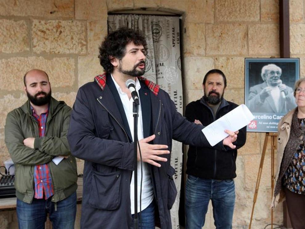 El portavoz del Grupo Mixto, José Sarrión (IU-Equo), durante su intervención en el homenaje al ex-líder sindical Marcelino Camacho, realizado por el ateneo cultural 'Jesús Pereda'.