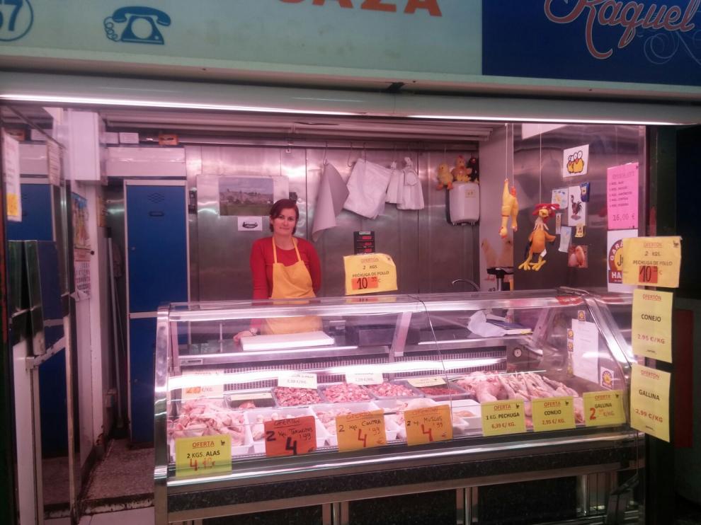 Raquel Escudero, en su puesto del Mercado Central