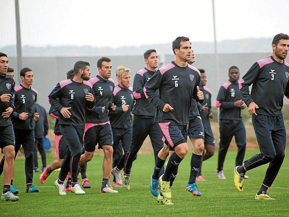 El equipo se entrenó ayer a puerta cerrada. Hoy y mañana lo hará en el IES Pirámide.