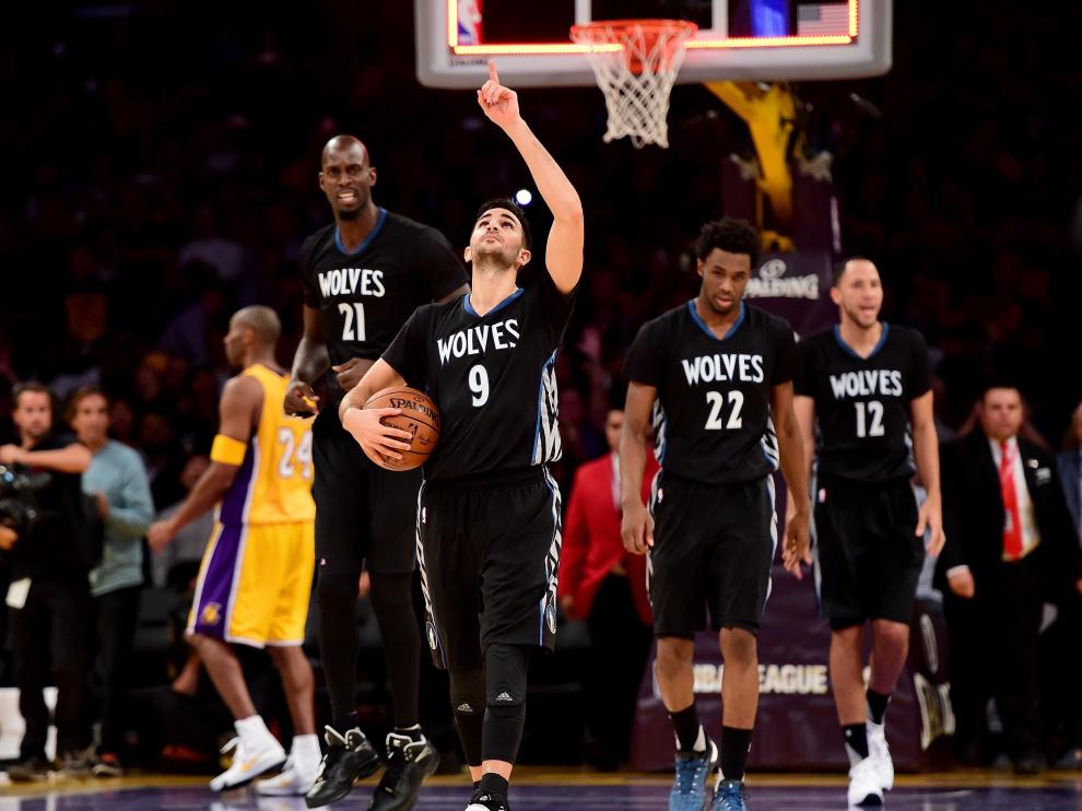 Ricky Rubio desempolva la magia y entierra a los Lakers