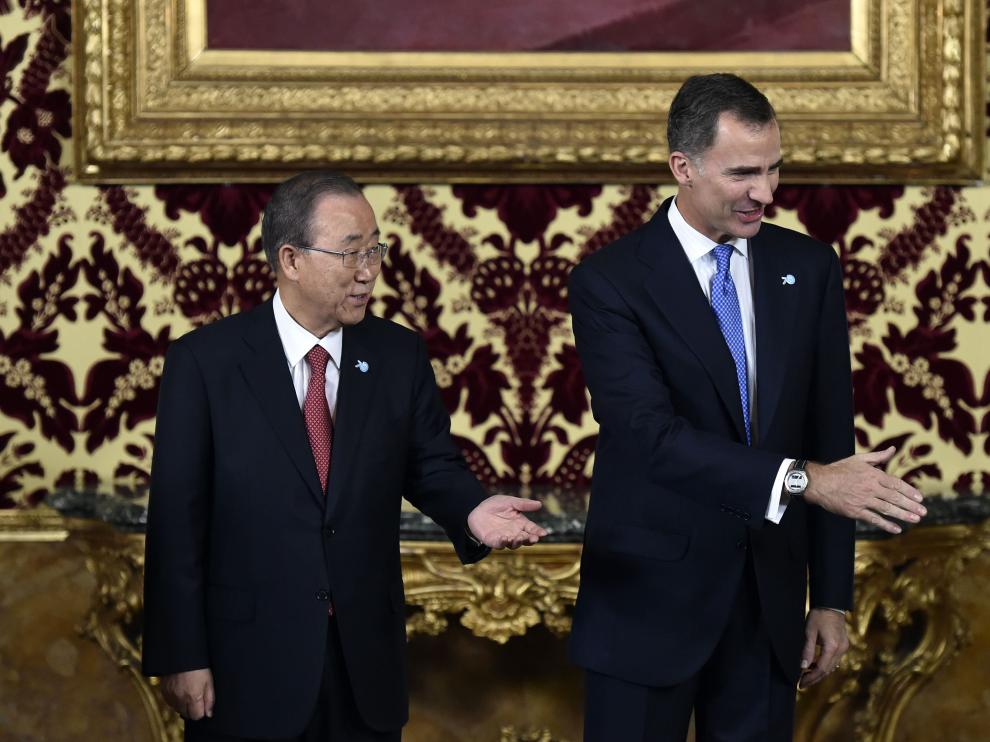 La ceremonia ha tenido lugar en el Palacio Real junto al Rey.