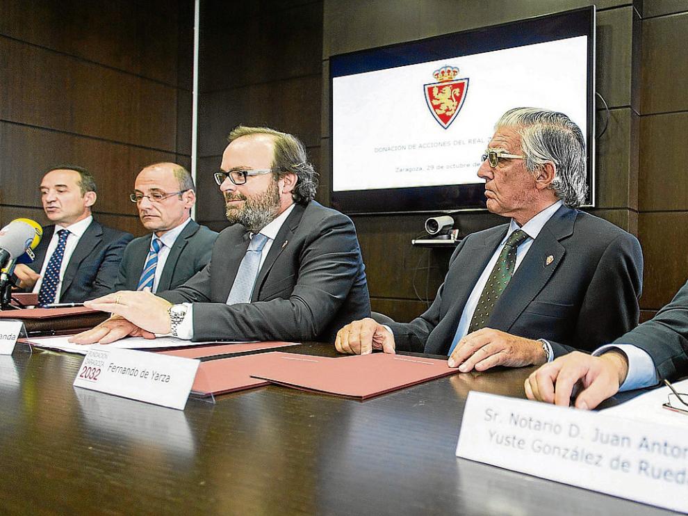 Acto de la firma del proceso de donación de acciones a los abonados y pequeños accionistas.