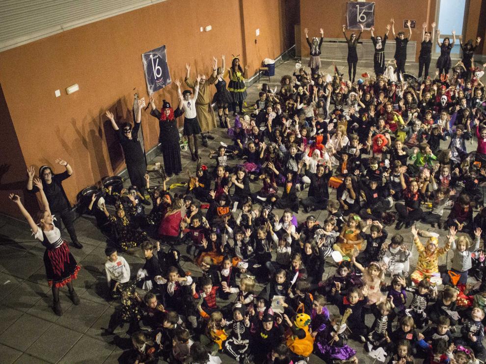 Algunos de los asistentes que acudieron a la fiesta de Halloween.