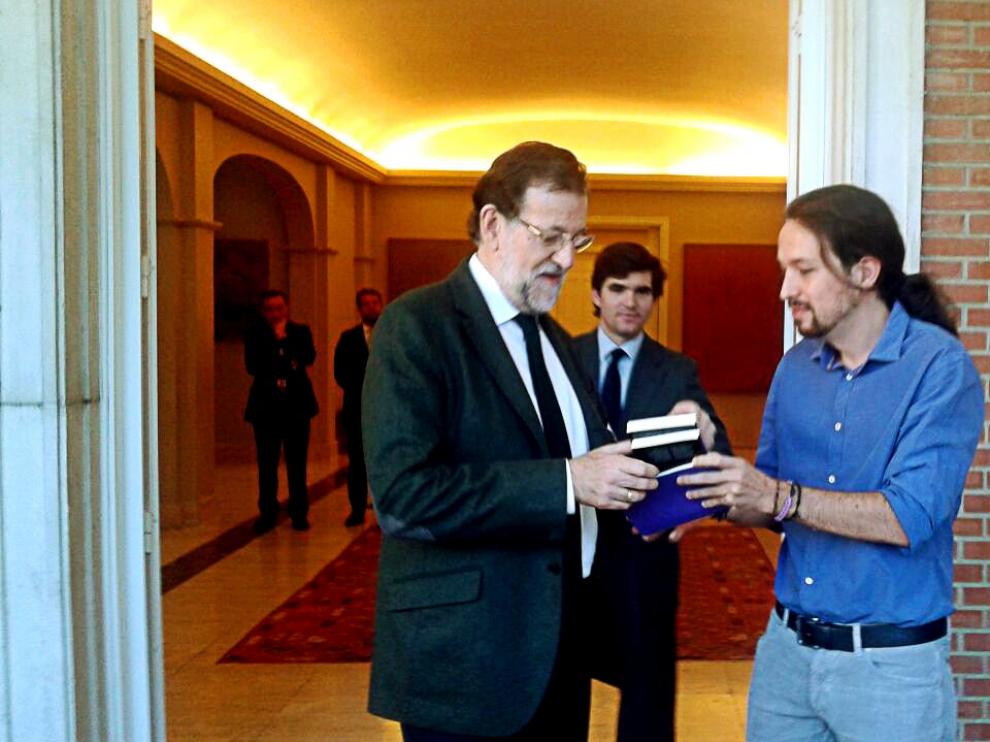 Rajoy e Iglesias a su llegada a la sede de la Presidencia del Gobierno.
