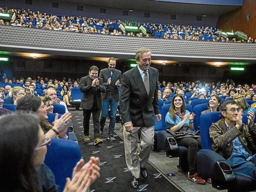 La sala grande de los Palafox se llenó para el estreno de 'Bendita calamidad'.