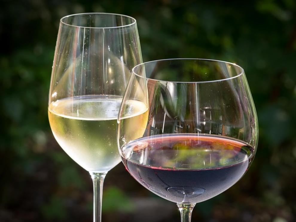 El vino es un componente primordial de la dieta mediterránea.